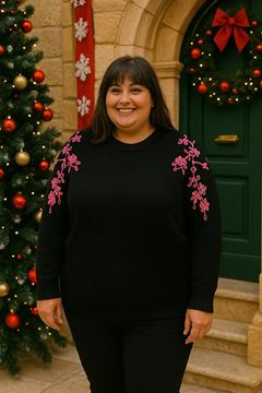 Immagine di CURVY GIRL EMBROIDERED TOP